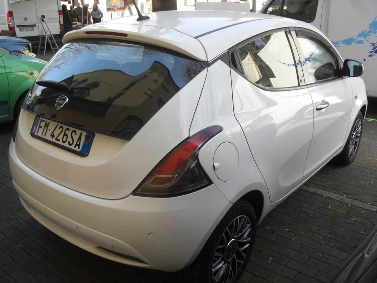 Lancia Ypsilon 1.2 69 CV 5 porte GPL Ecochic Gold