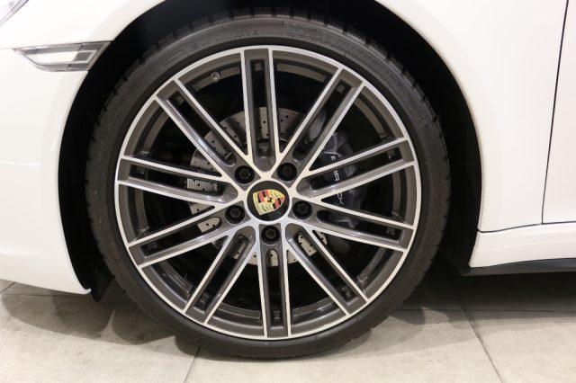 PORSCHE 911 3.0 Carrera 4 Coupé
