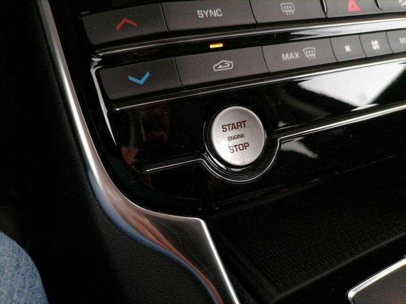 Jaguar XE 2.0d i4 Prestige 180cv auto my19