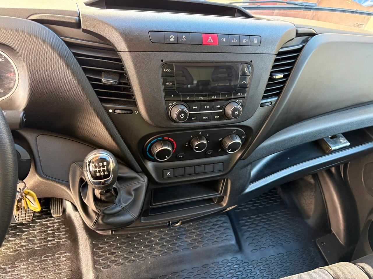 Iveco daily cab 35c14 3750 2.3 136cv - 2021