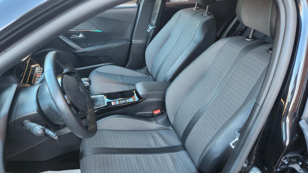 Peugeot 2008 PureTech 100 S&S Allure Pack