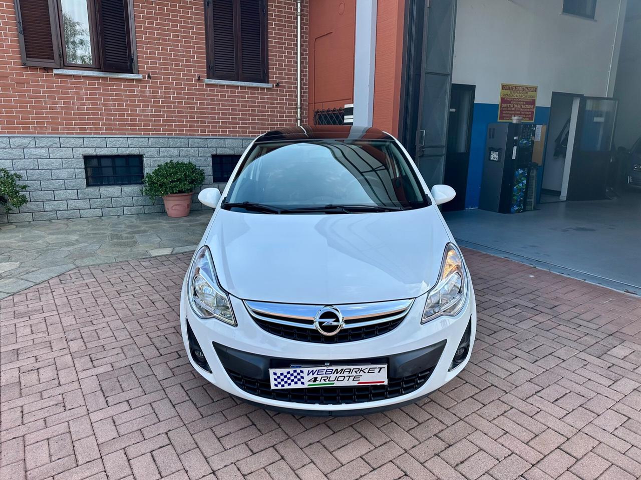 Opel Corsa 1.4 100cv OK NEOPATENTATO