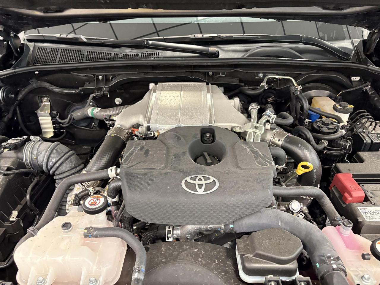 Toyota Hilux MY24 2.4 d-4d double cab Executive