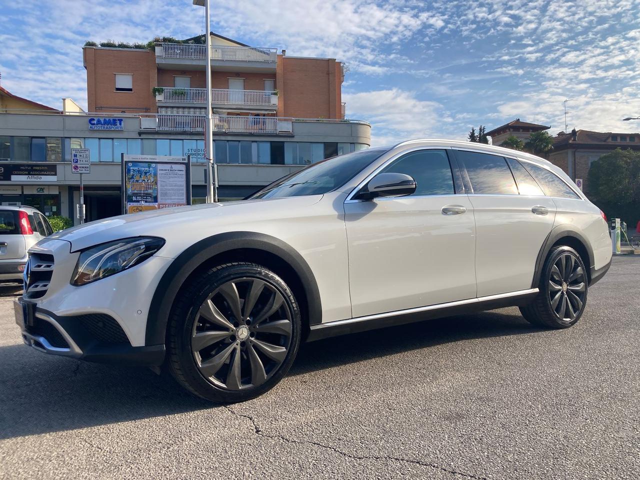Mercedes-Benz E 220 E-Class E #6086