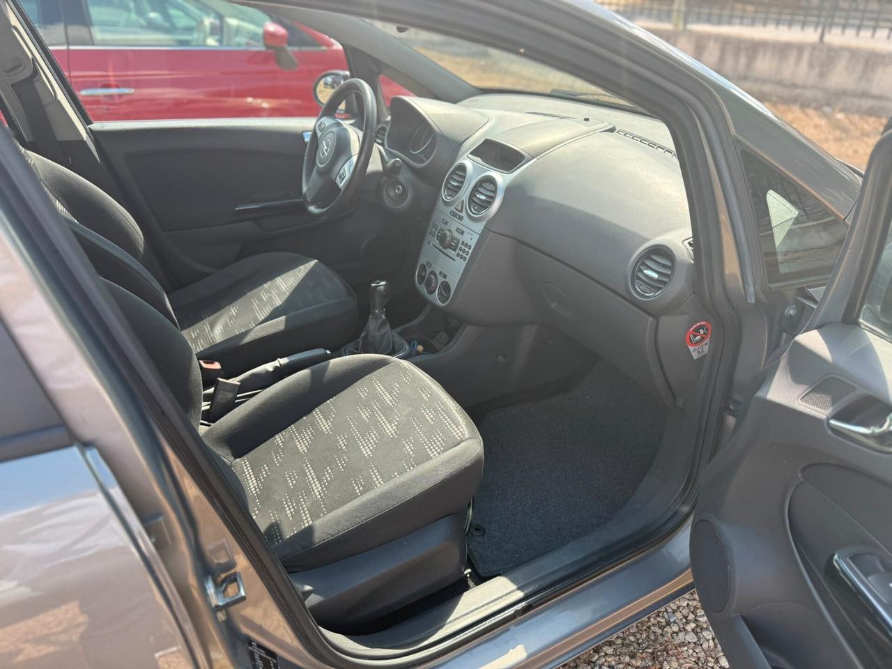 Opel Corsa 1.2 5 porte Cosmo