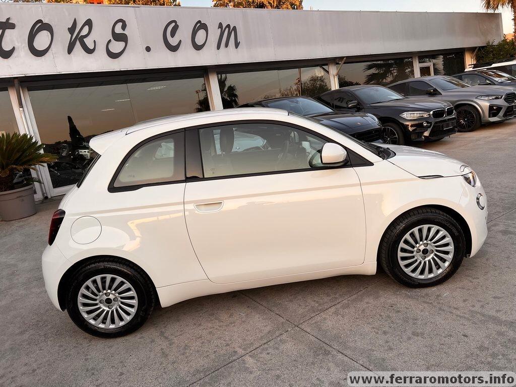 Fiat 500e Berlina 42 kWh a soli 175 euro al mese senza anticipo