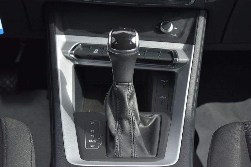 Audi Q3 Q3 35 2.0 tdi Business Advanced s-tronic
