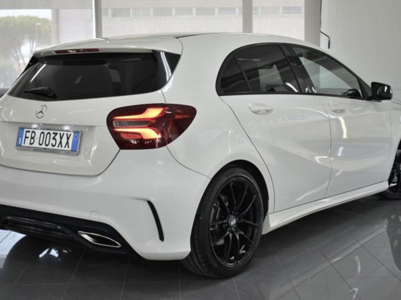 Mercedes-Benz A 200 Premium A 200 D