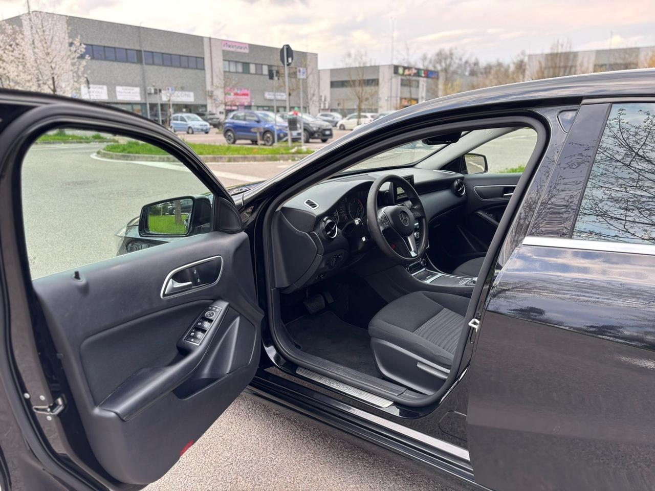 Mercedes-benz A 180 d Automatic Advanced