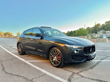 Maserati Levante Gransport/3.0 V6 250 CV/21"/TETTO