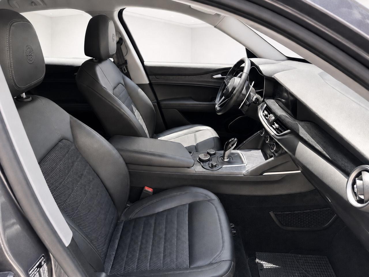 Alfa Romeo Stelvio 2.2 Turbodiesel 180 CV AT8 Q4 Business