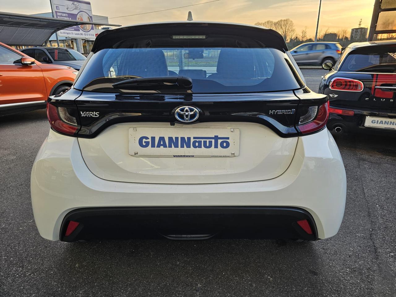 Toyota Yaris 1.5 Hybrid 5 porte Business