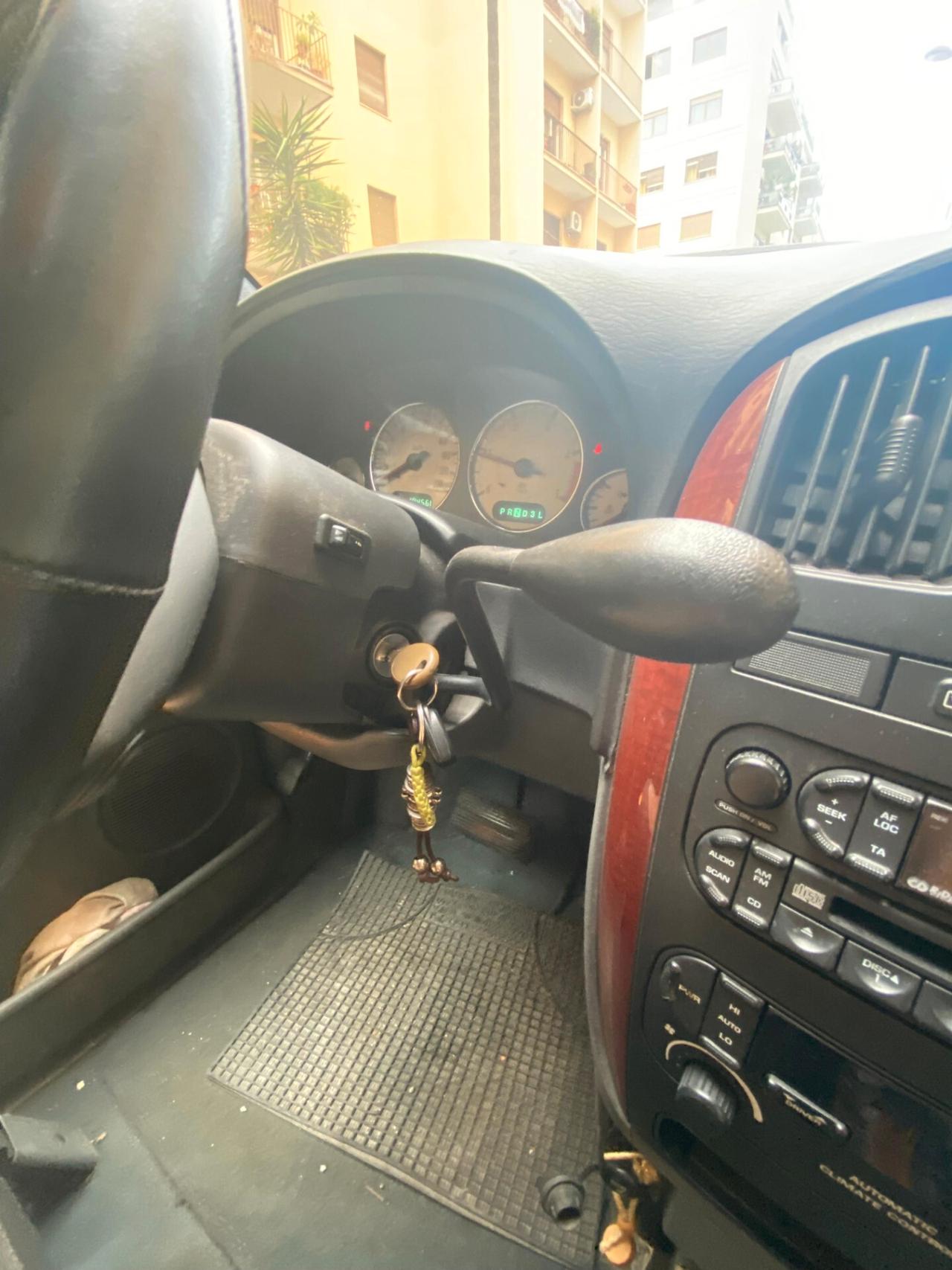 Chrysler Voyager Grand 2.8 CRD cat Limited Auto