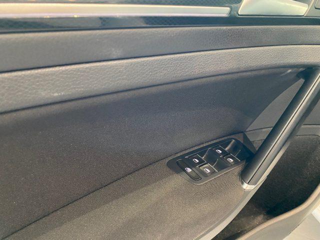 VOLKSWAGEN Golf 1.4 TGI 5p. R-Line Unico Proprietario