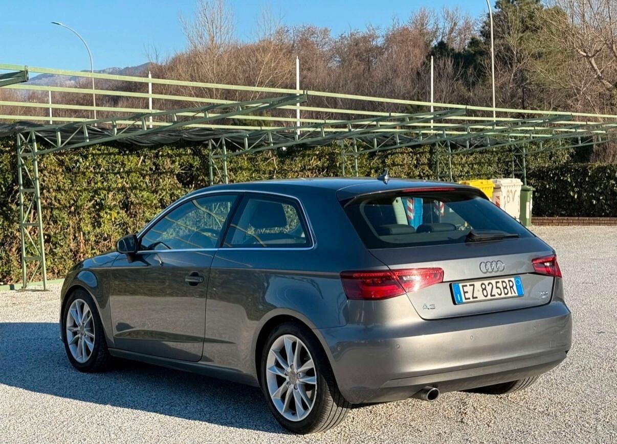 Audi A3 Sedan 1.6 TDI ultra Attraction