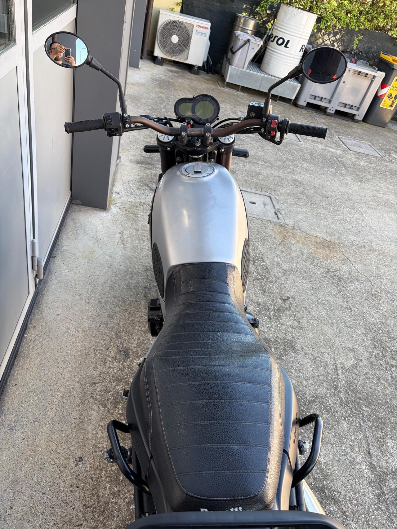 Benelli Leoncino 500