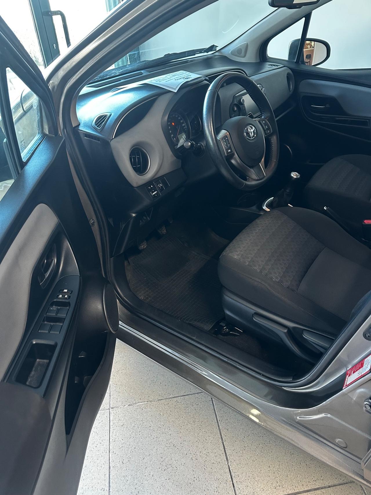 Toyota Yaris 1.0 5 porte