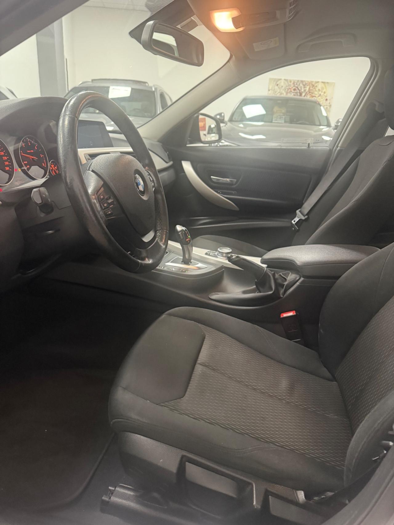 Bmw 318 318d Touring Business Advantage aut.