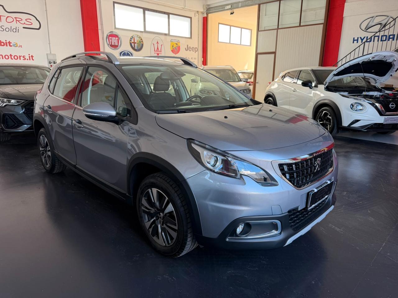 Peugeot 2008 1.2 Pure Tech 82 Allure km 14870