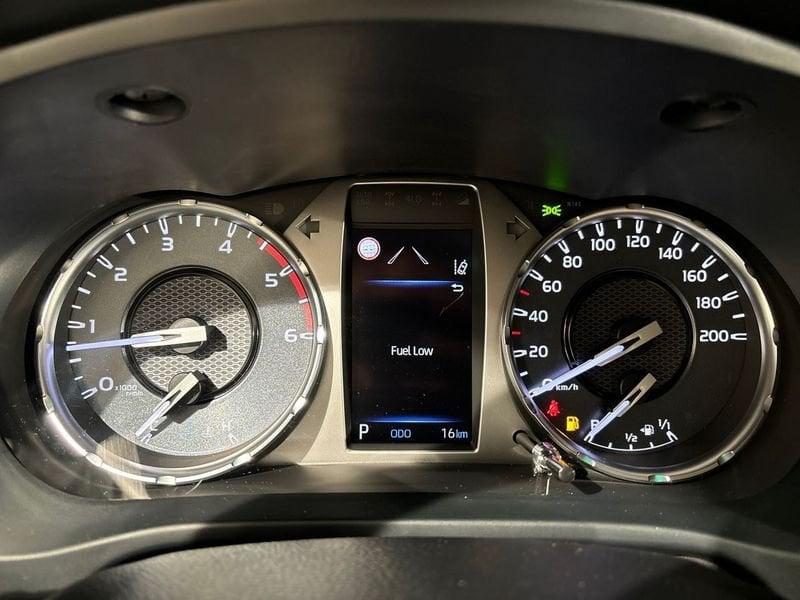 Toyota Hilux 2.8 D-4D A/T 4WD 4 porte DoubleCab Lounge