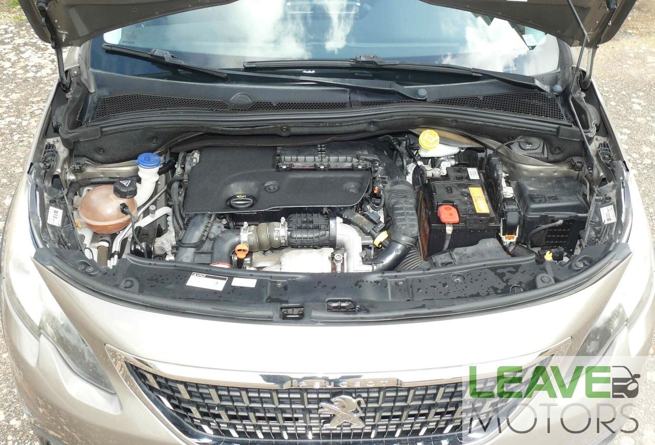 Peugeot 2008 BlueHDi 100 Allure (M1459)