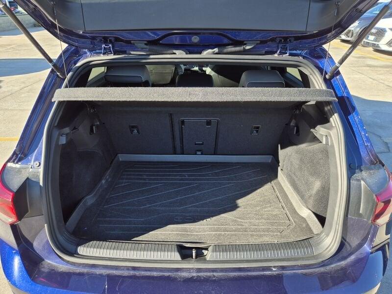 Volkswagen Golf VIII 2020 Benzina 1.5 etsi evo R-Line 150cv dsg