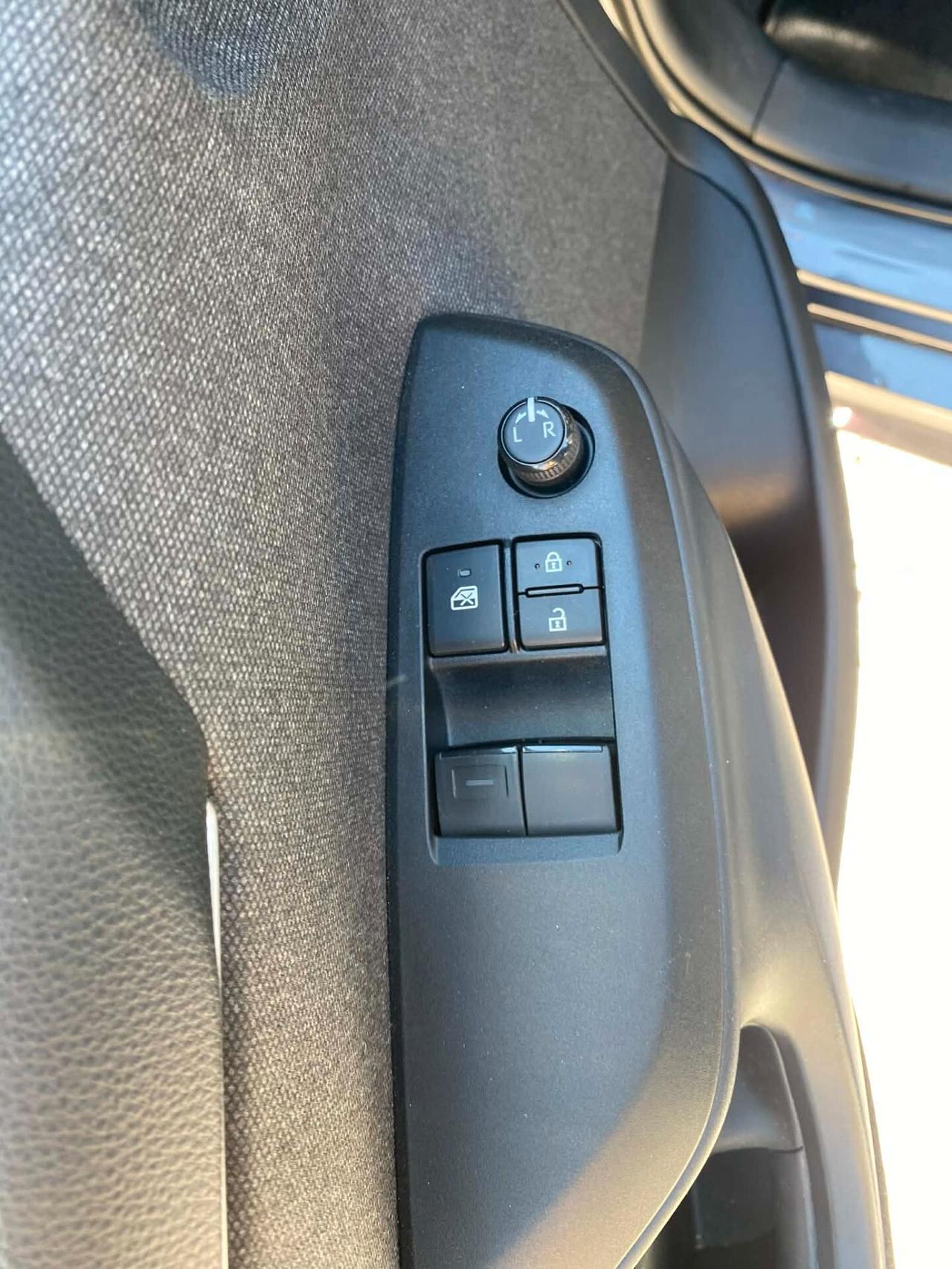 Toyota Yaris 1.5 Benz/Ibrida OK Neopatentato