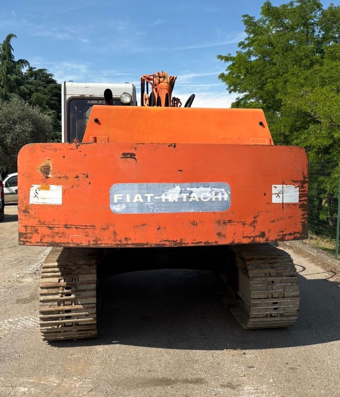 Escavatore FIAT HITACHI FH 200 cingolato