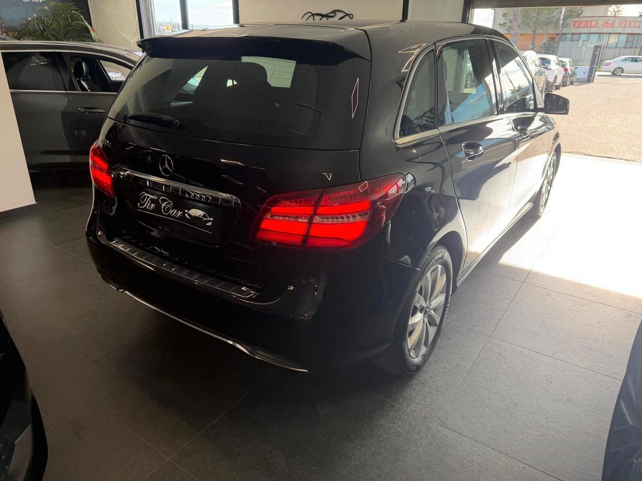 MERCEDES-BENZ CLASSE B160 SPORT 1.5 90CV NAVI OK NEOPATENTATI ANNO 2018