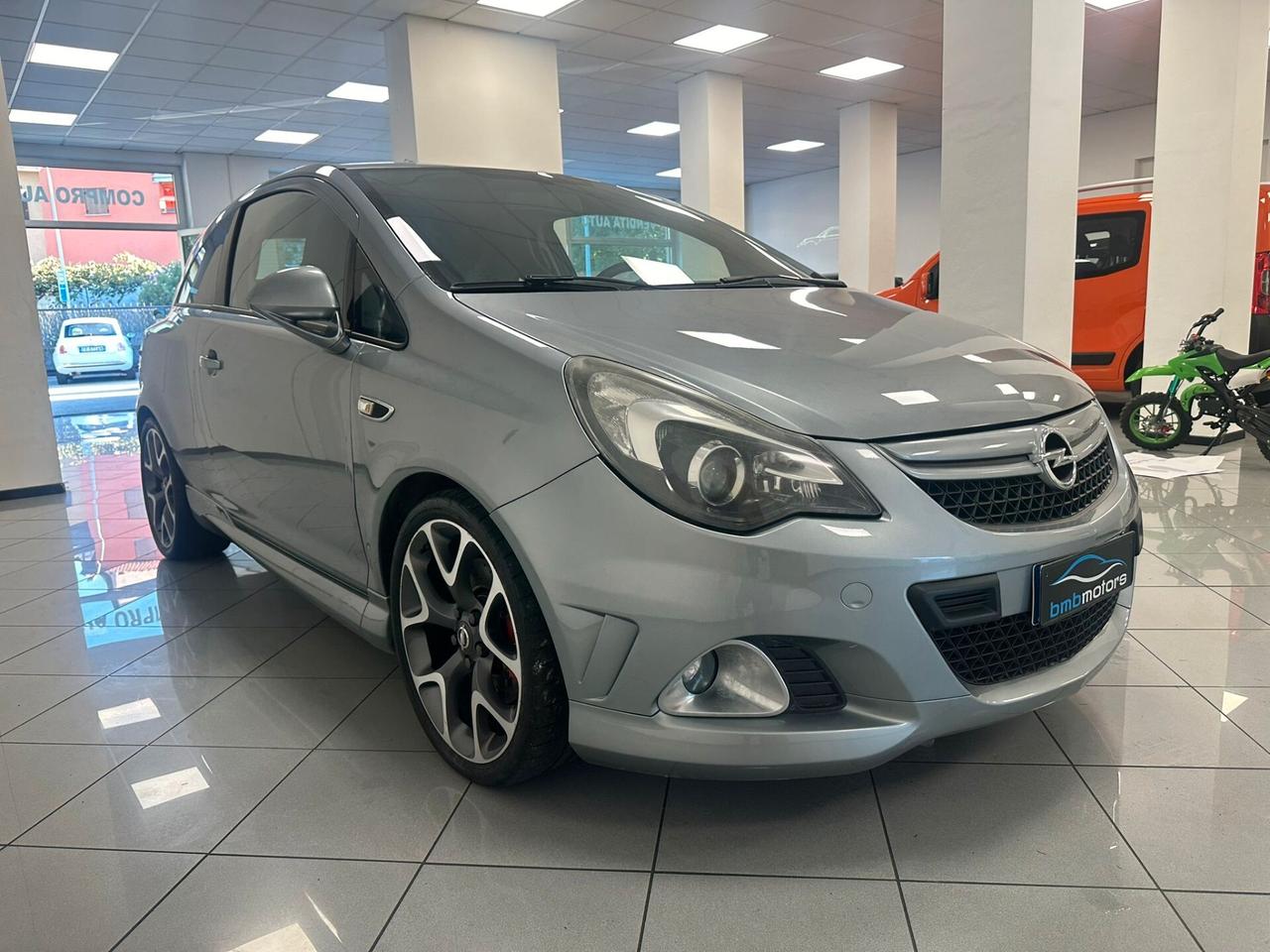 Opel Corsa 1.6 T 192CV 3 porte OPC