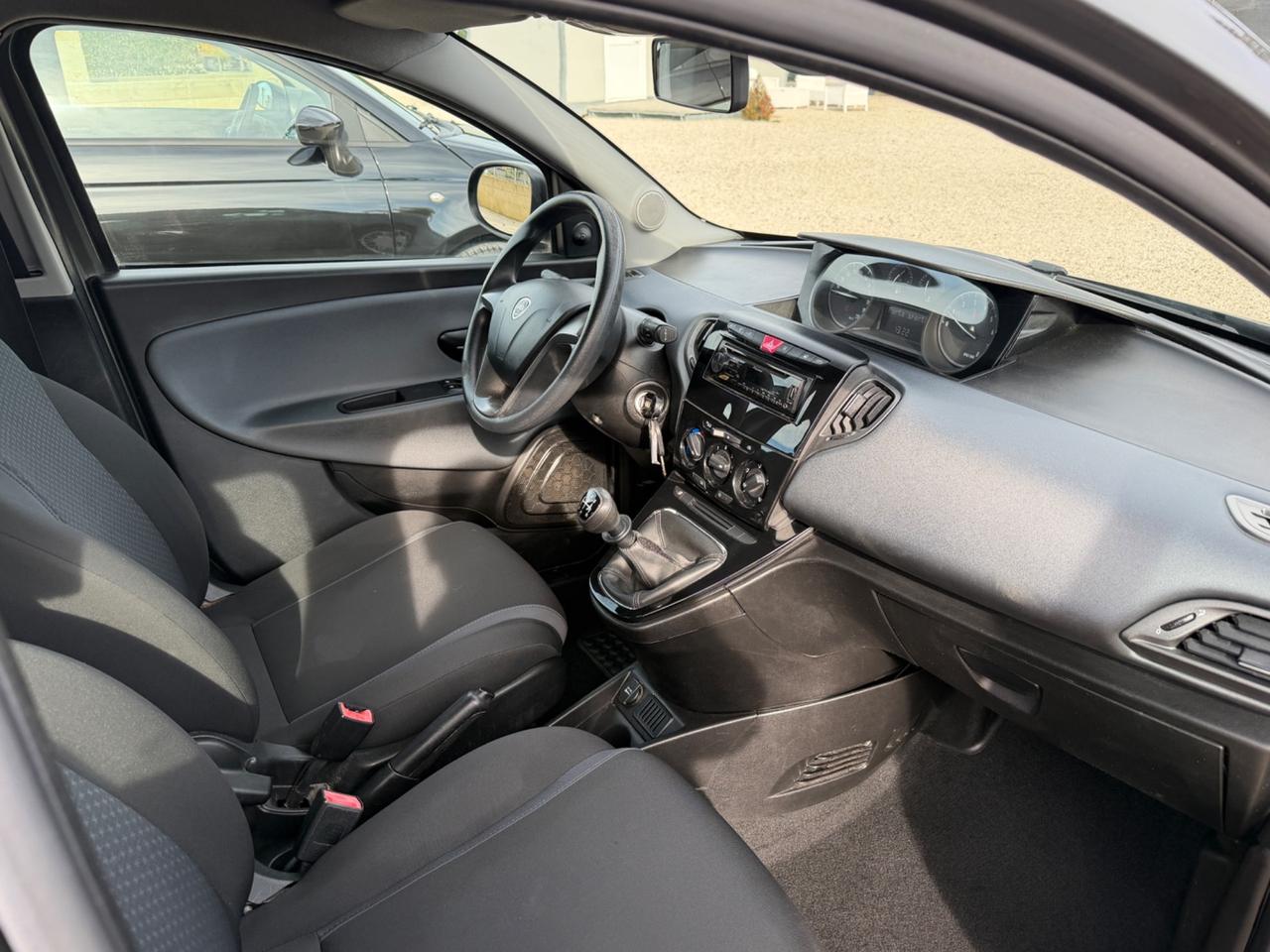 Lancia Ypsilon 1.2 69 CV 5 porte Gold