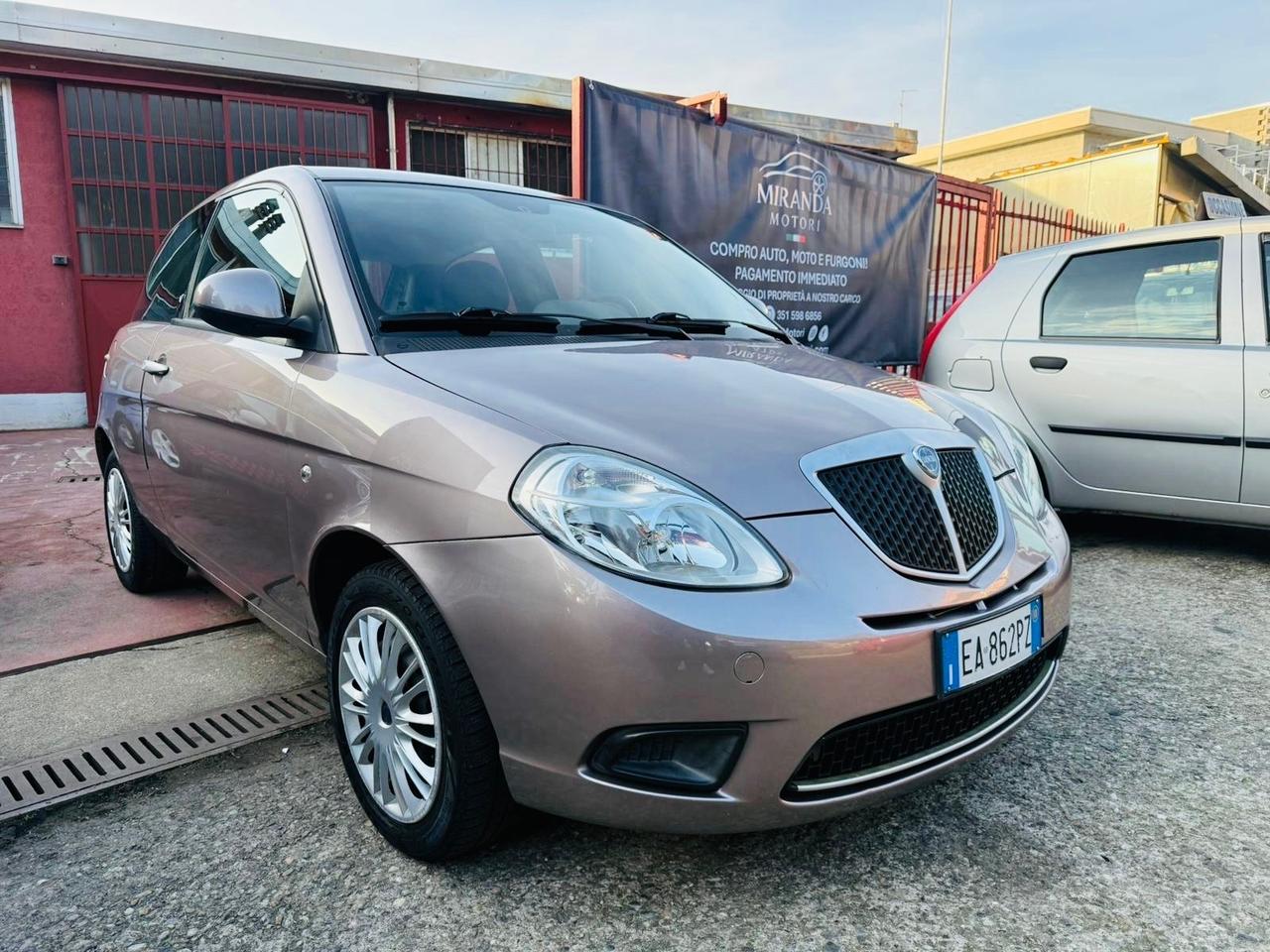 Lancia Ypsilon 1.2 Versus
