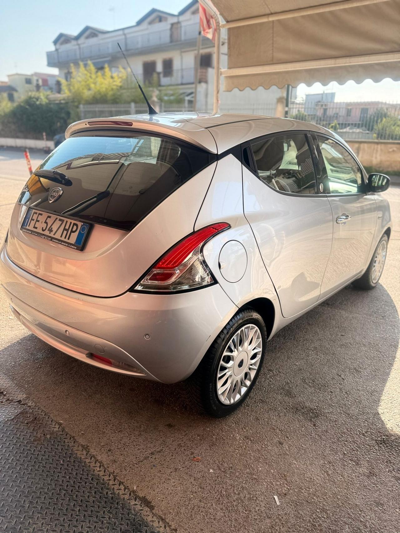 Lancia Ypsilon 1.2 69 CV 5 porte GPL Ecochic Gold