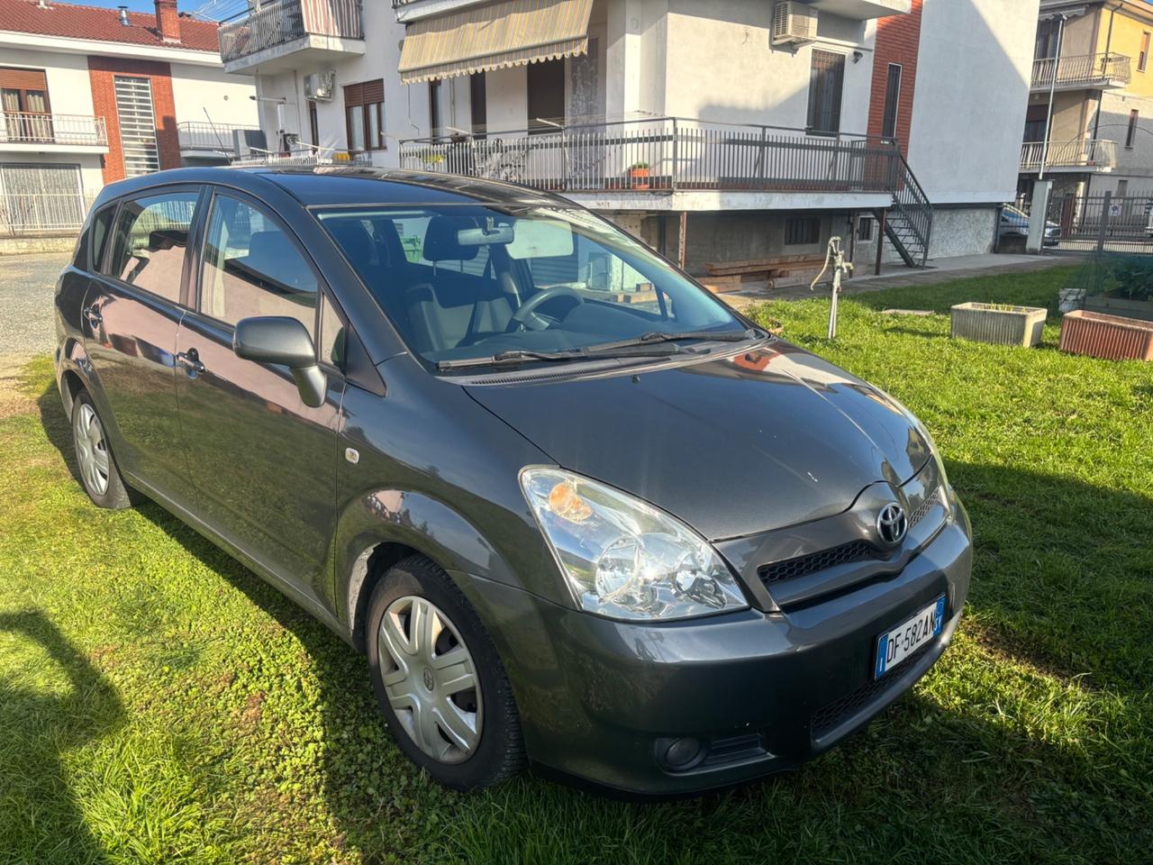 Toyota Corolla Verso 2.2 16V D-4D D-Cat