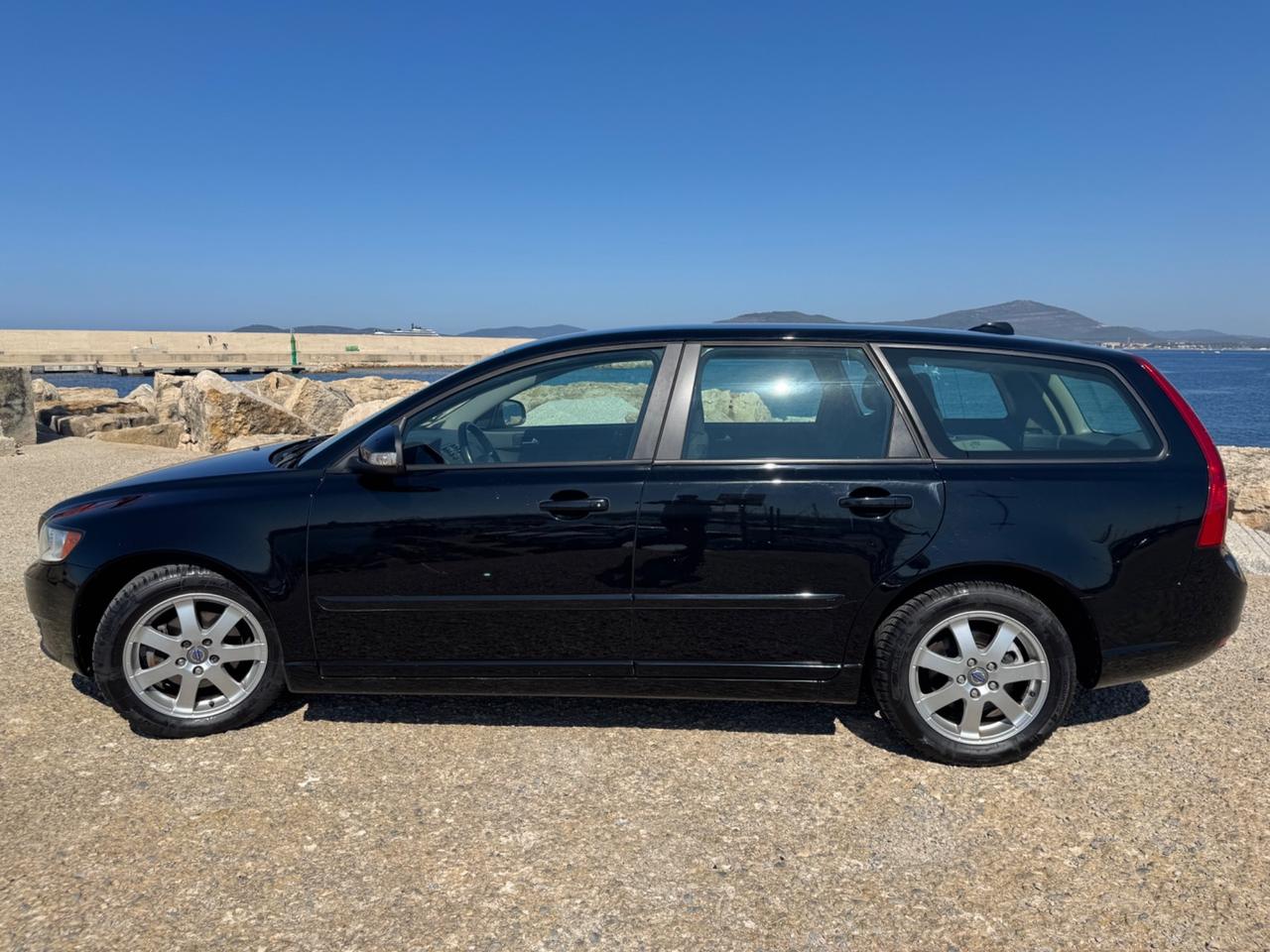 Volvo V50 D2 R-design