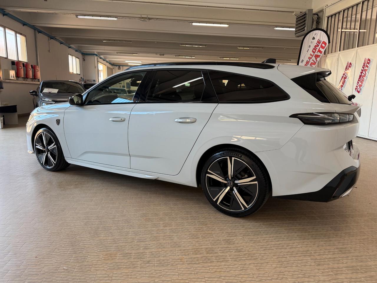 Peugeot 308 Hybrid 145 e-DCS6 SW GT 2025 BIANCO PERLA