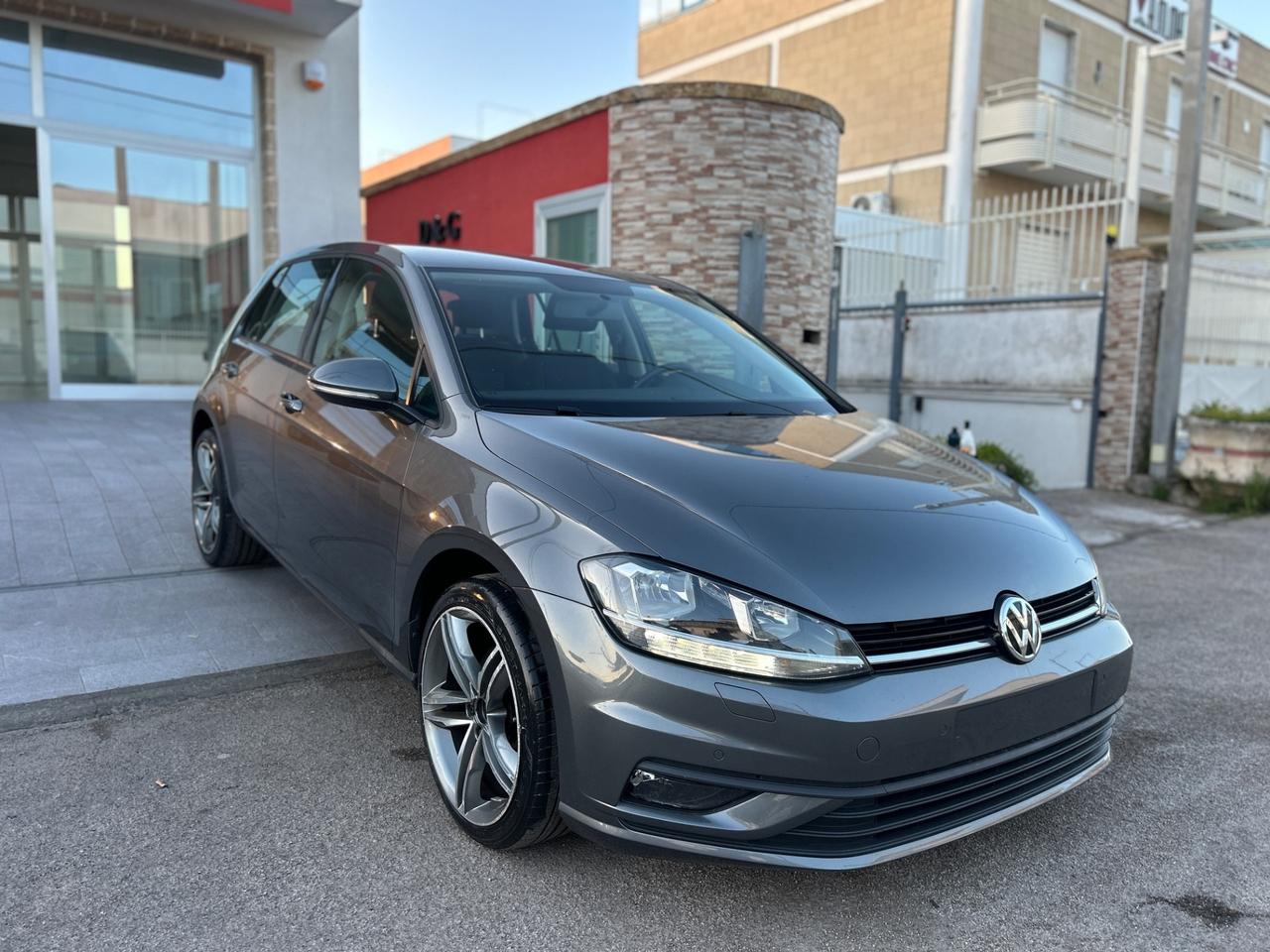 Volkswagen Golf 7.5 1.6 TDI 110 CV Highline BlueMotion-2017