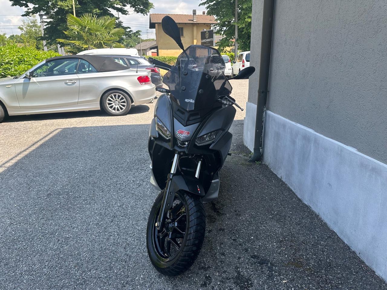 Aprilia SR GT 125 Pari al nuovo 6500 km