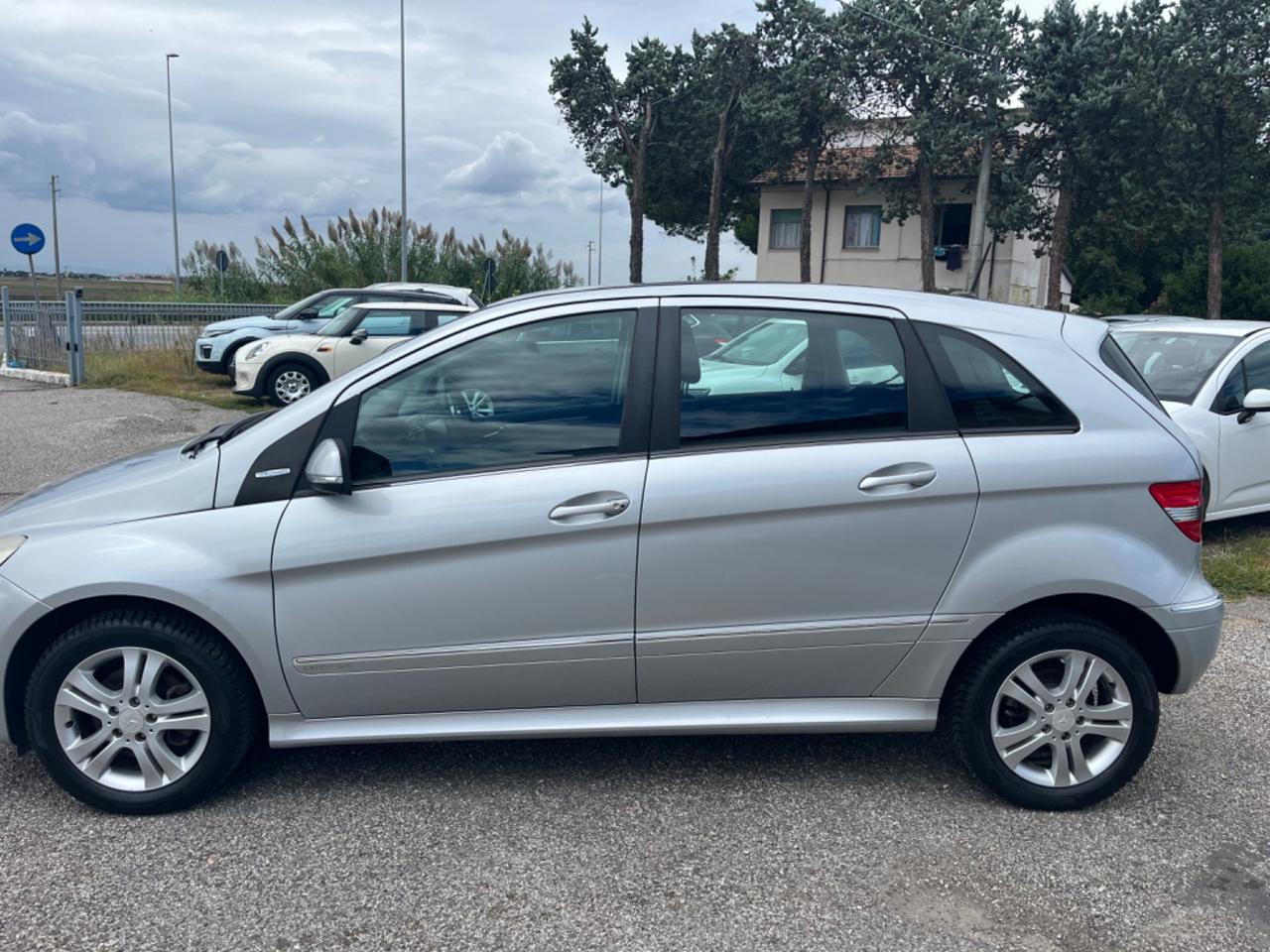 Mercedes-benz B 200 180 NGT BlueEFFICIENCY Executive