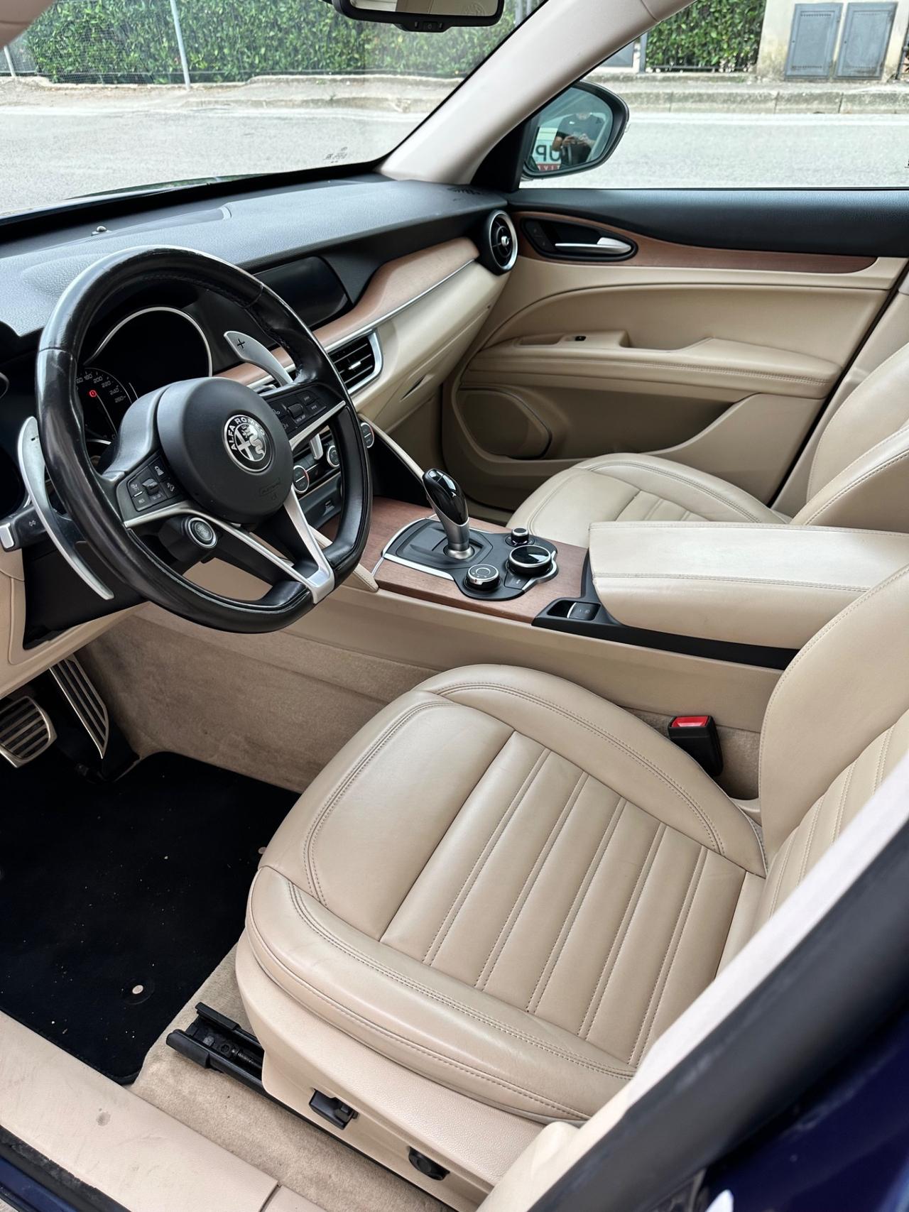 Alfa Romeo Stelvio 2.2 Turbodiesel 210 CV AT8 Q4 Executive