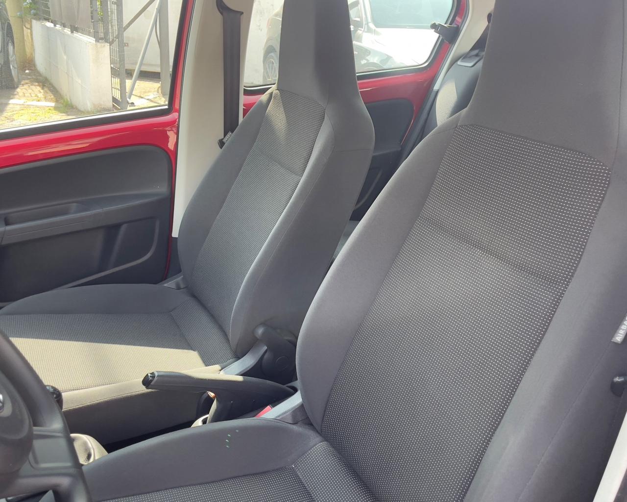 VOLKSWAGEN UP 1.0 5 2012