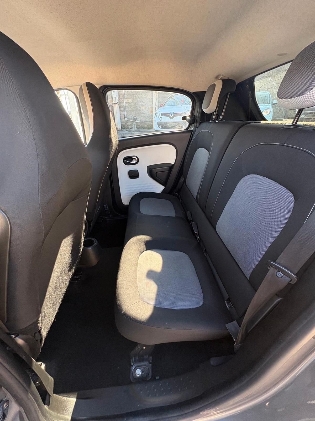 Renault Twingo anno 2019 km 55.000 per info 3279411053