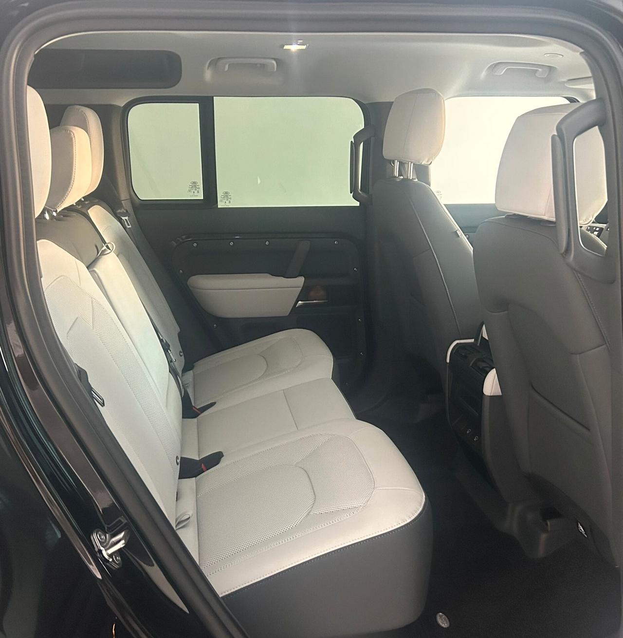 Land Rover Defender 110 3.0D I6 250 CV AWD Auto X-Dynamic SE