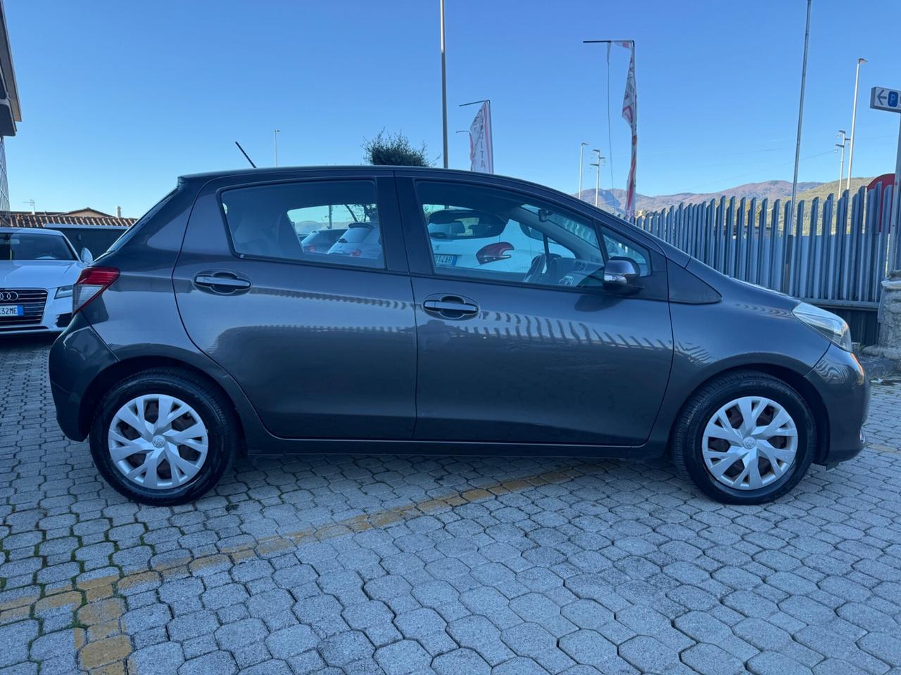 Toyota Yaris 1.0 5 porte Lounge