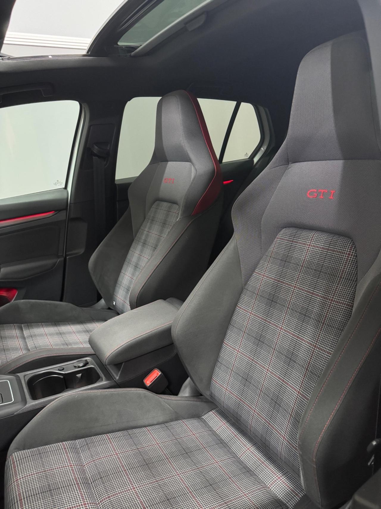 Volkswagen Golf GTI 2.0 TSI