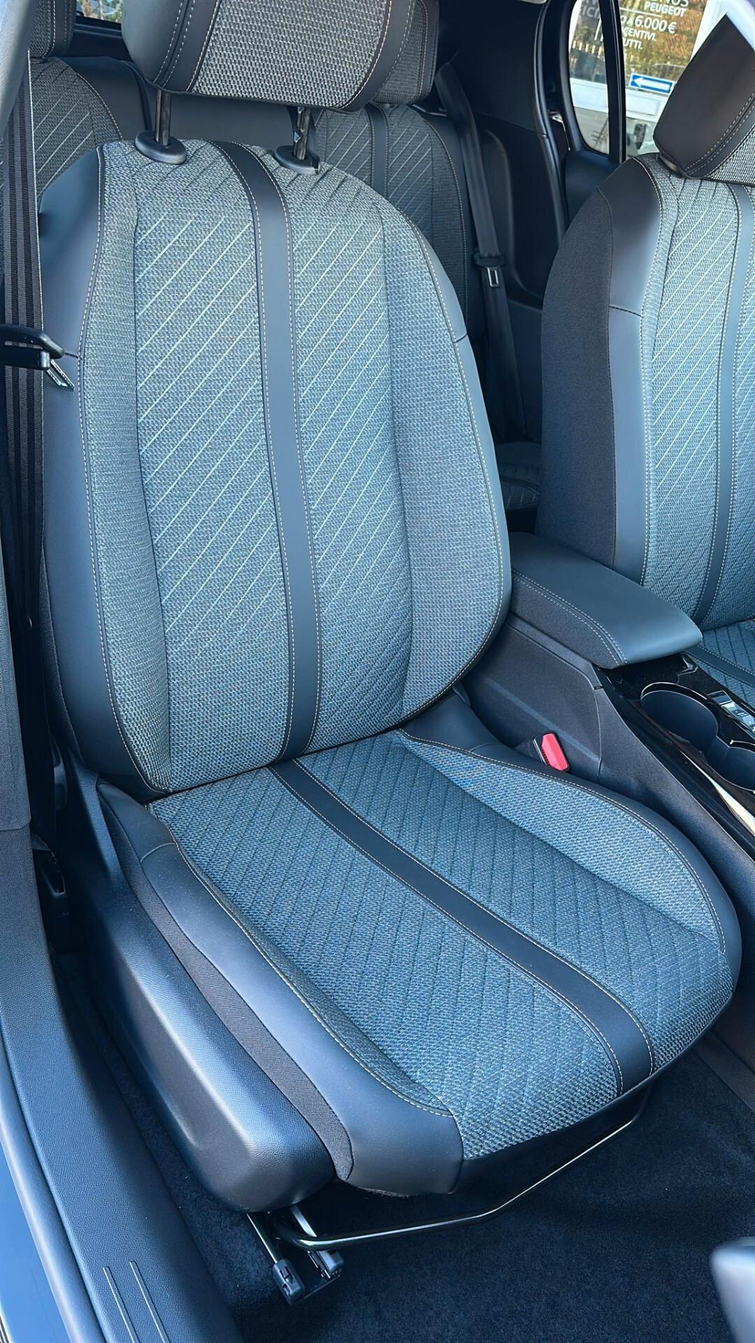 Peugeot 208 PureTech 100 Stop&Start 5 porte Allure