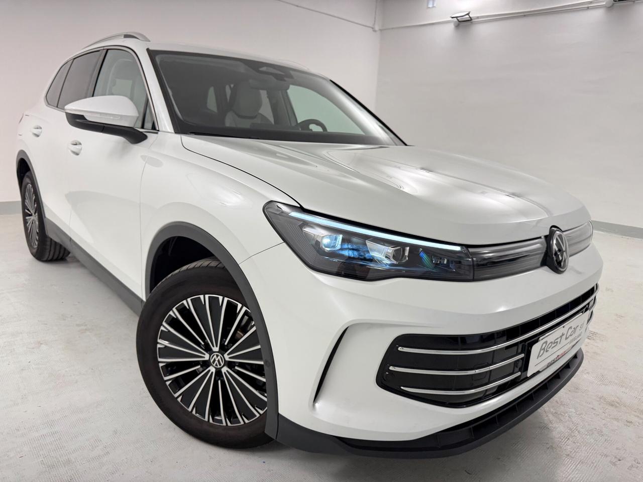 Volkswagen Tiguan 2.0 TDI 150 CV DSG Elegance led gancio elettrico adattivo retrocamera
