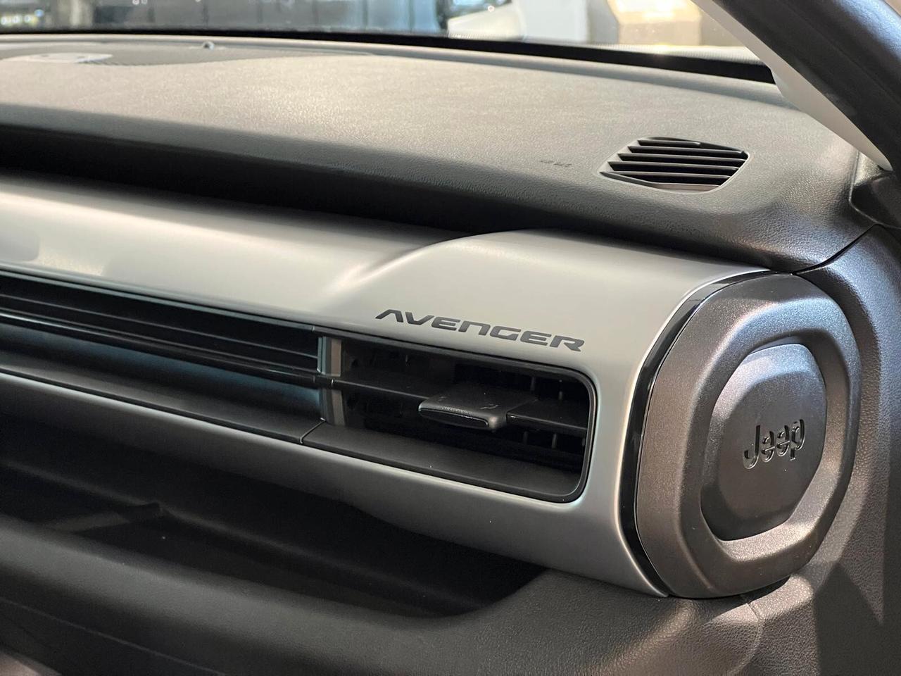 Jeep Avenger 1.2 Turbo 100 CV MHEV Tech & Sky