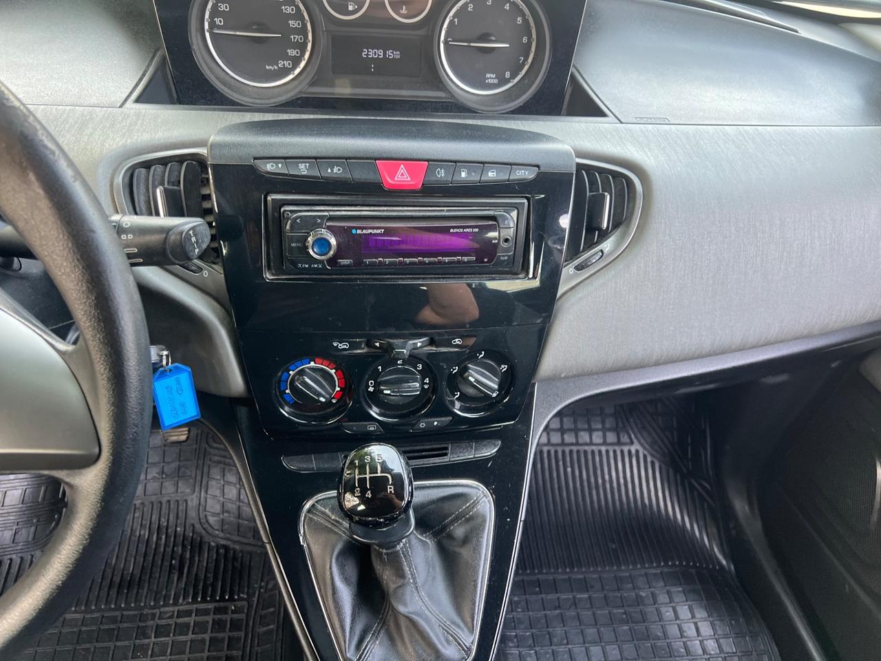 Lancia Ypsilon 1.2 69cv GPL Ecochic Platinum 2013
