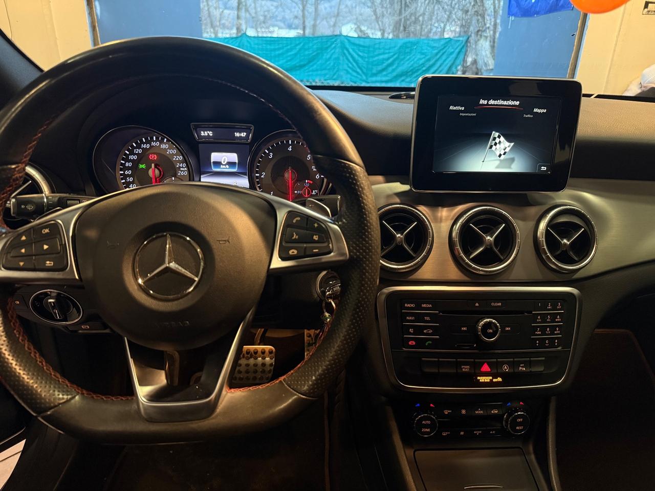 Mercedes-benz CLA 220 anno 2015 AUTOMATICO
